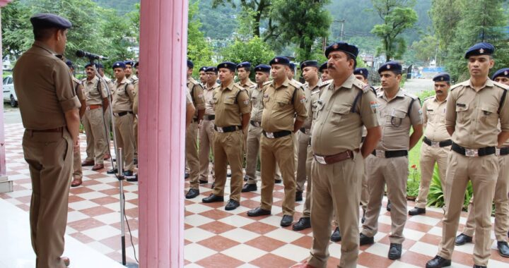अमर शहीद श्रीदेव सुमन जी के बलिदान, दिवस पर  पुलिस ने किये श्रद्धासुमन अर्पित