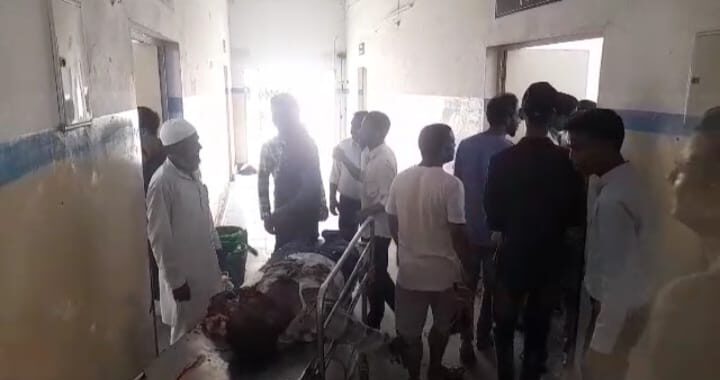 पिकअप ने मारी बाइक सवार को टक्कर 7 वर्षीय बच्चे सहित 3 की मौत